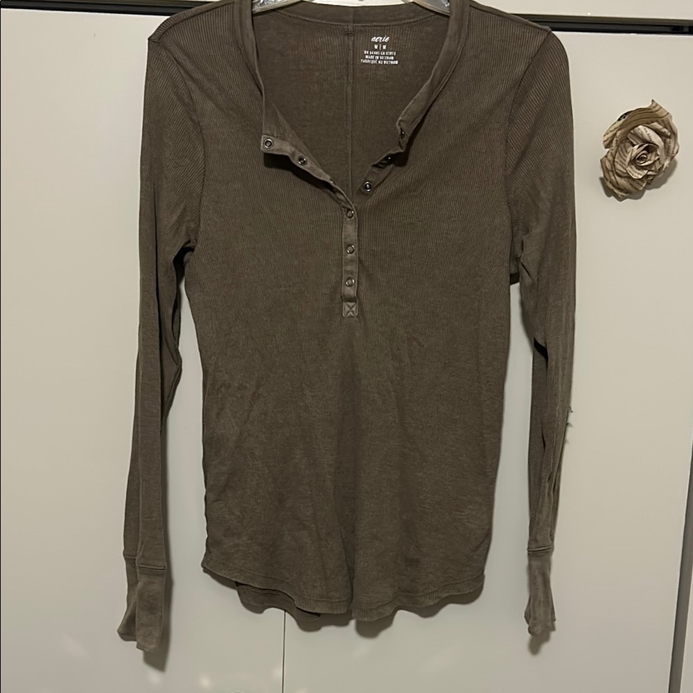 🌷4/$20 Aerie Olive Green Long Sleeve Henley Top
